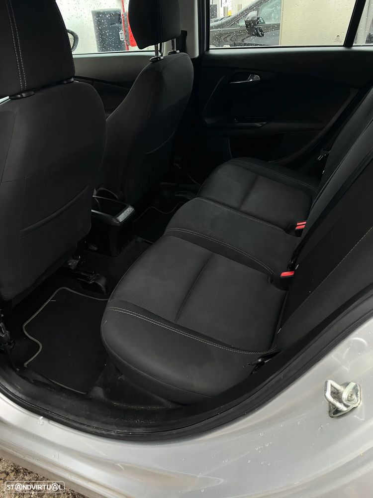 Fiat Tipo Station Wagon 1.3 M-Jet Lounge - 12