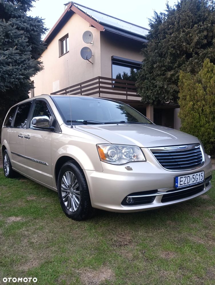 Chrysler Town & Country 3.6 Limited - 1