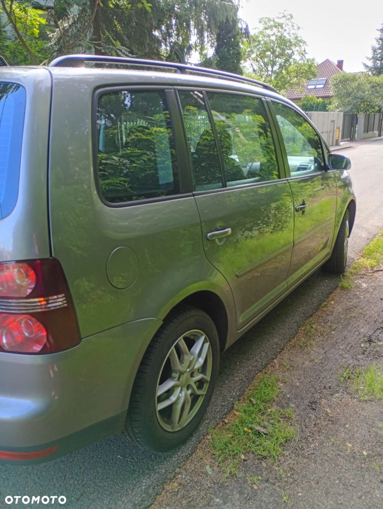 Volkswagen Touran 1.9 TDI DPF Highline DSG - 12