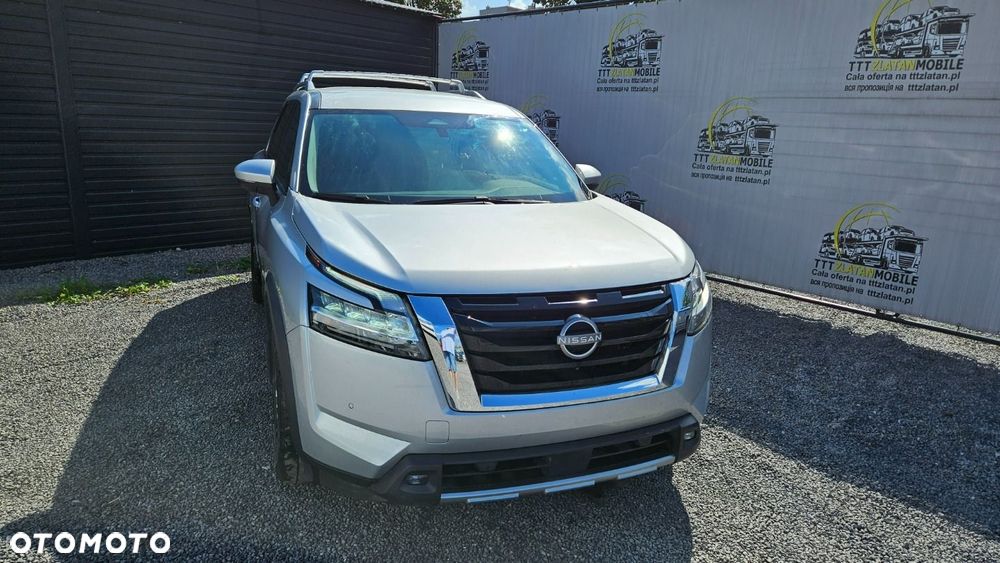 Nissan Pathfinder - 5