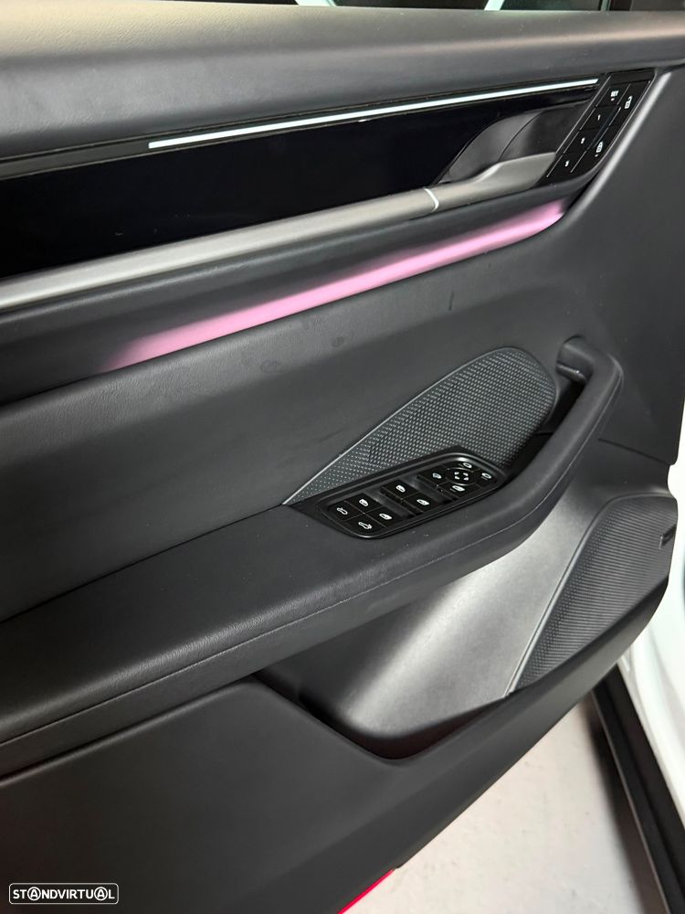 Porsche Macan Electric - 17