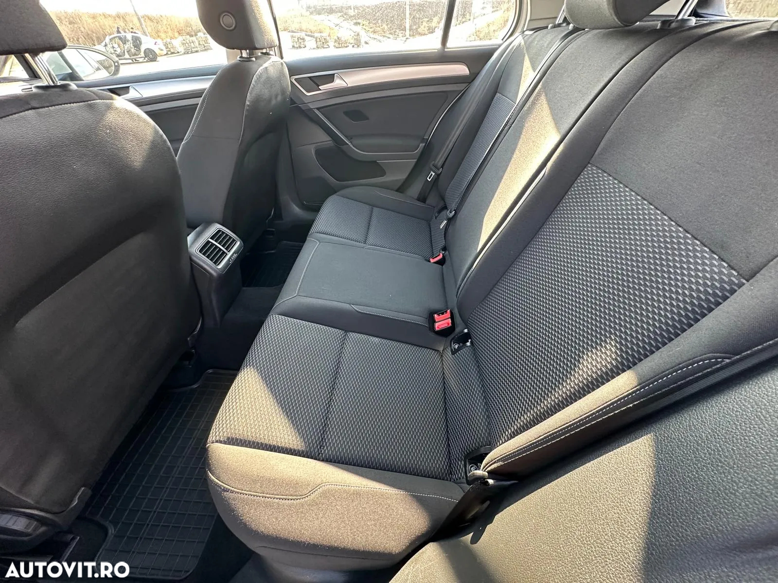 Volkswagen Golf 1.6 TDI Comfortline - 18