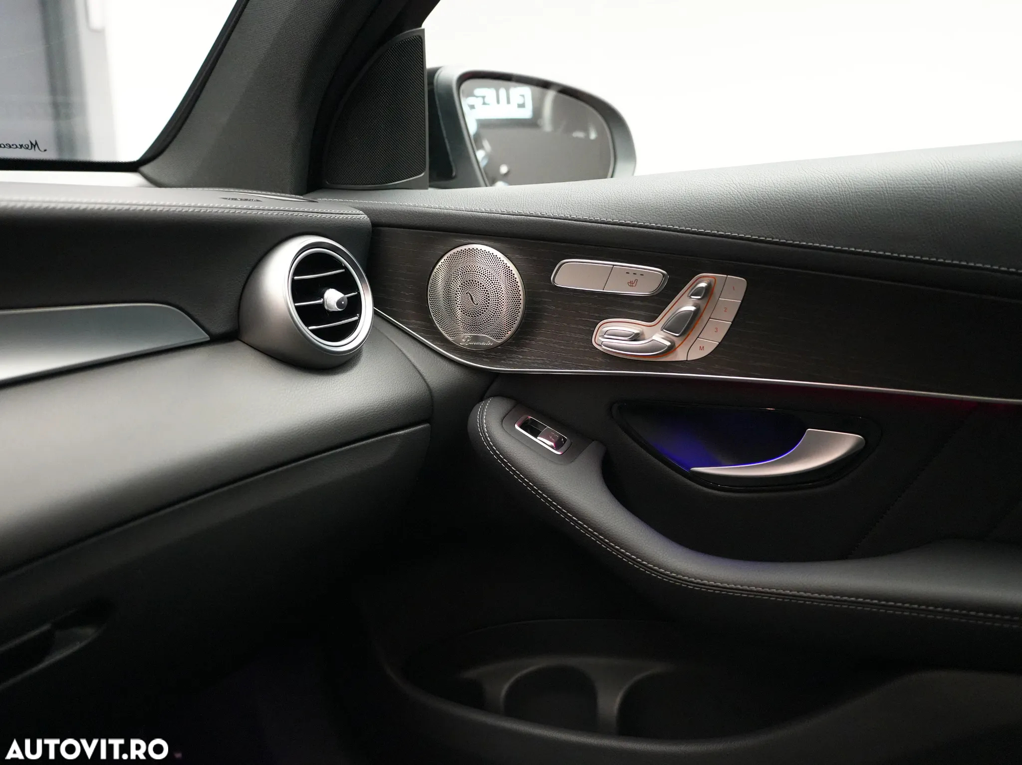 Mercedes-Benz GLC 300 4MATIC MHEV - 27