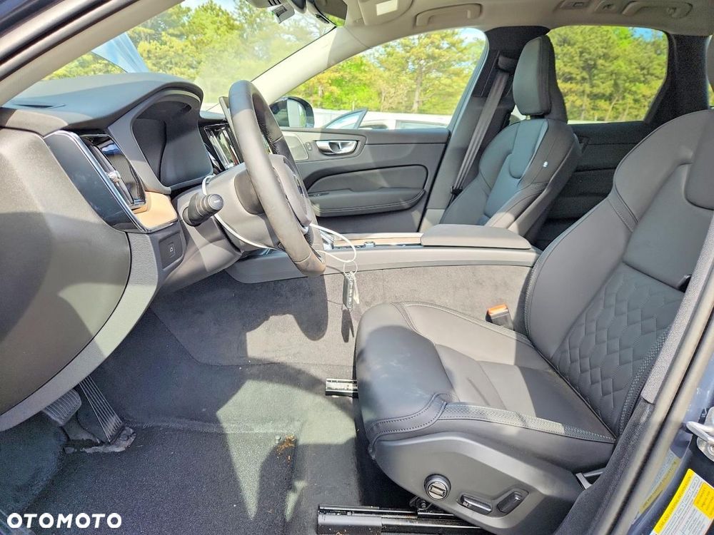 Volvo XC 60 B5 B AWD Ultimate Black Edition - 11