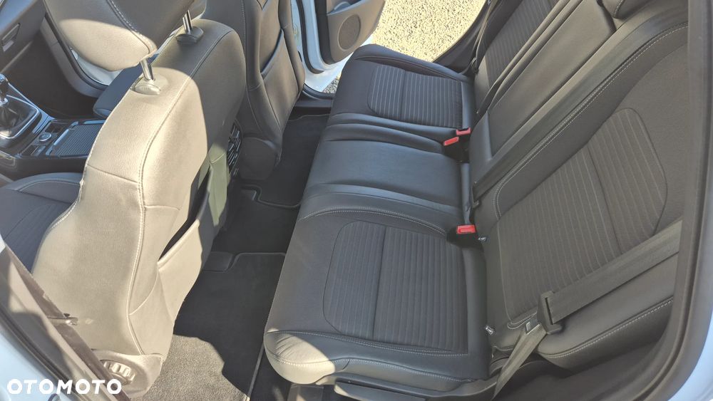 Ford Kuga 2.0 TDCi 4x2 Titanium - 26