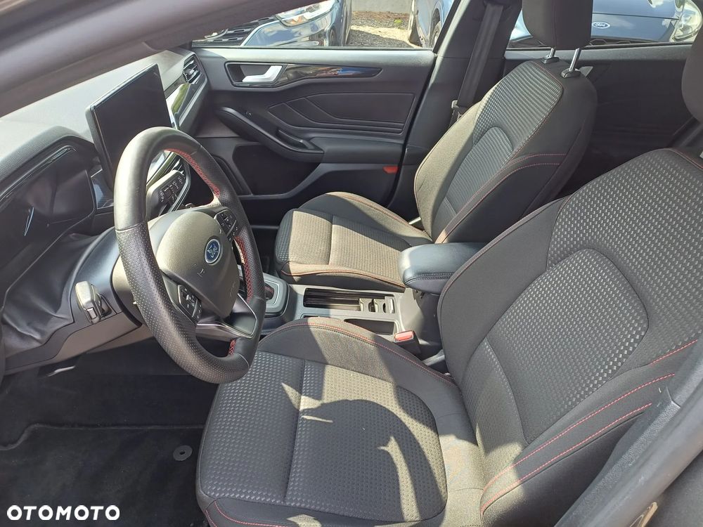 Ford Focus 1.0 EcoBoost Hybrid ST-LINE X - 14