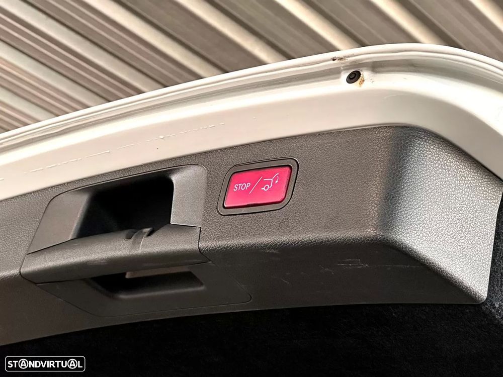 Mercedes-Benz E 300 de 4Matic 9G-TRONIC AMG Line - 9