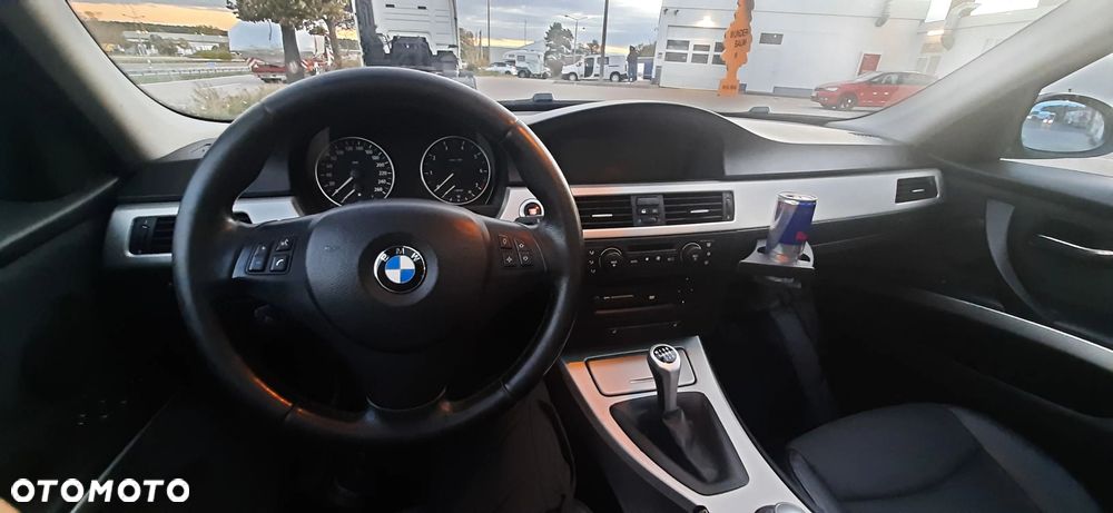 BMW Seria 3 320i - 15