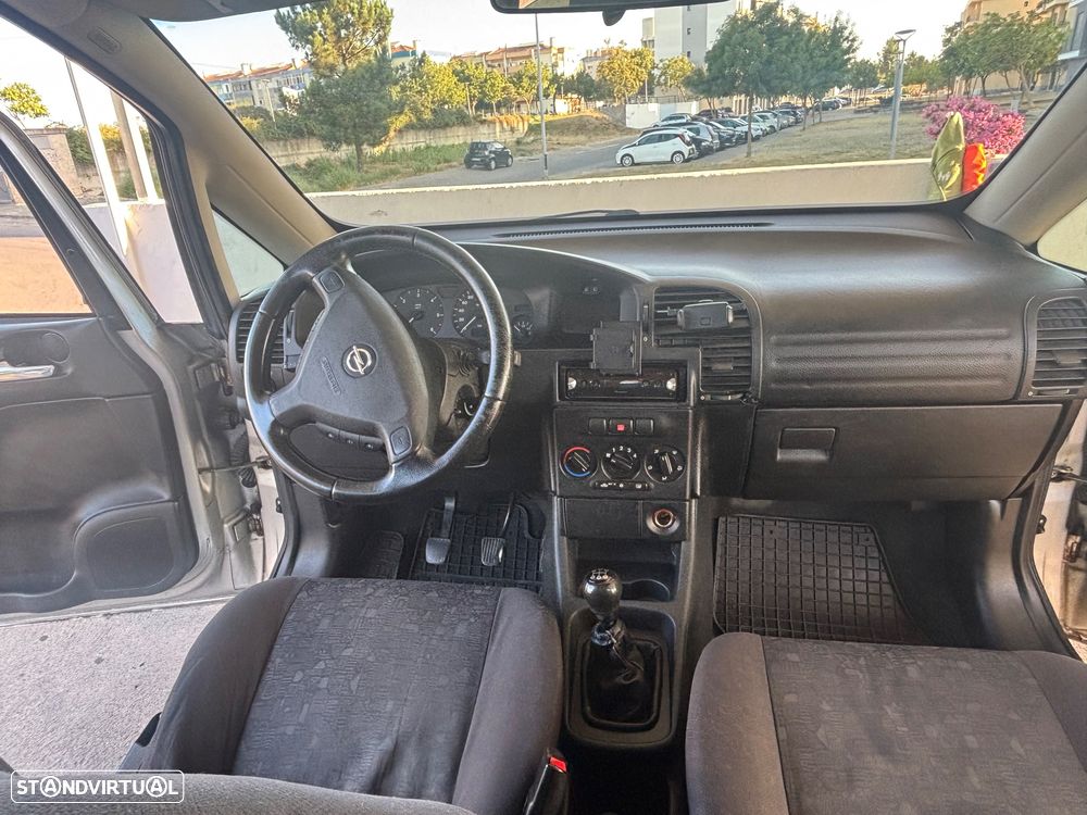 Opel Zafira 2.0 DTi - 25