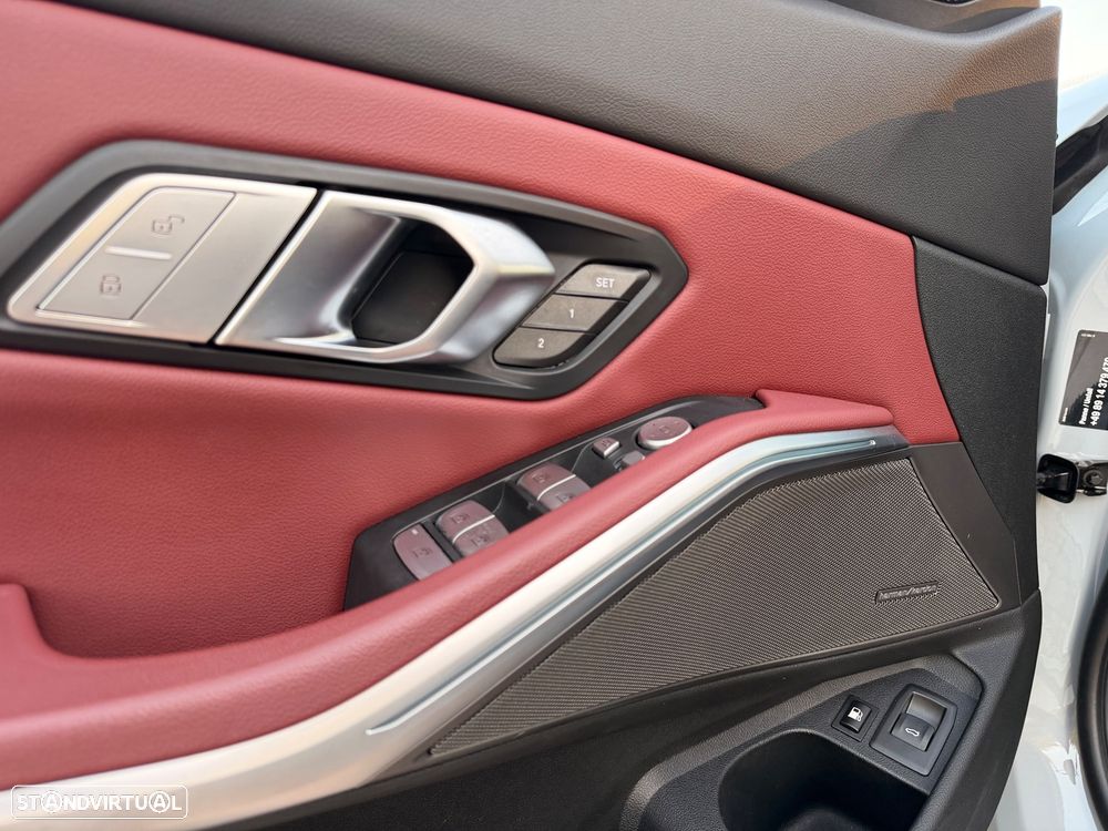 BMW 330 e Pack Desportivo M Auto - 10