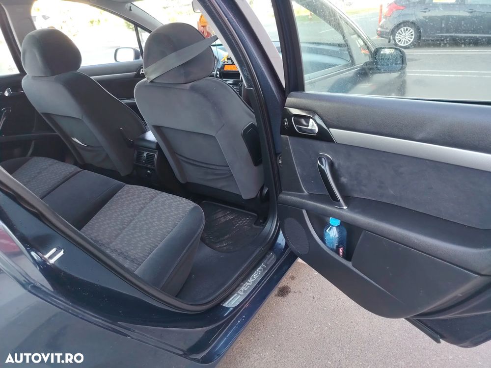 Peugeot 407 - 8