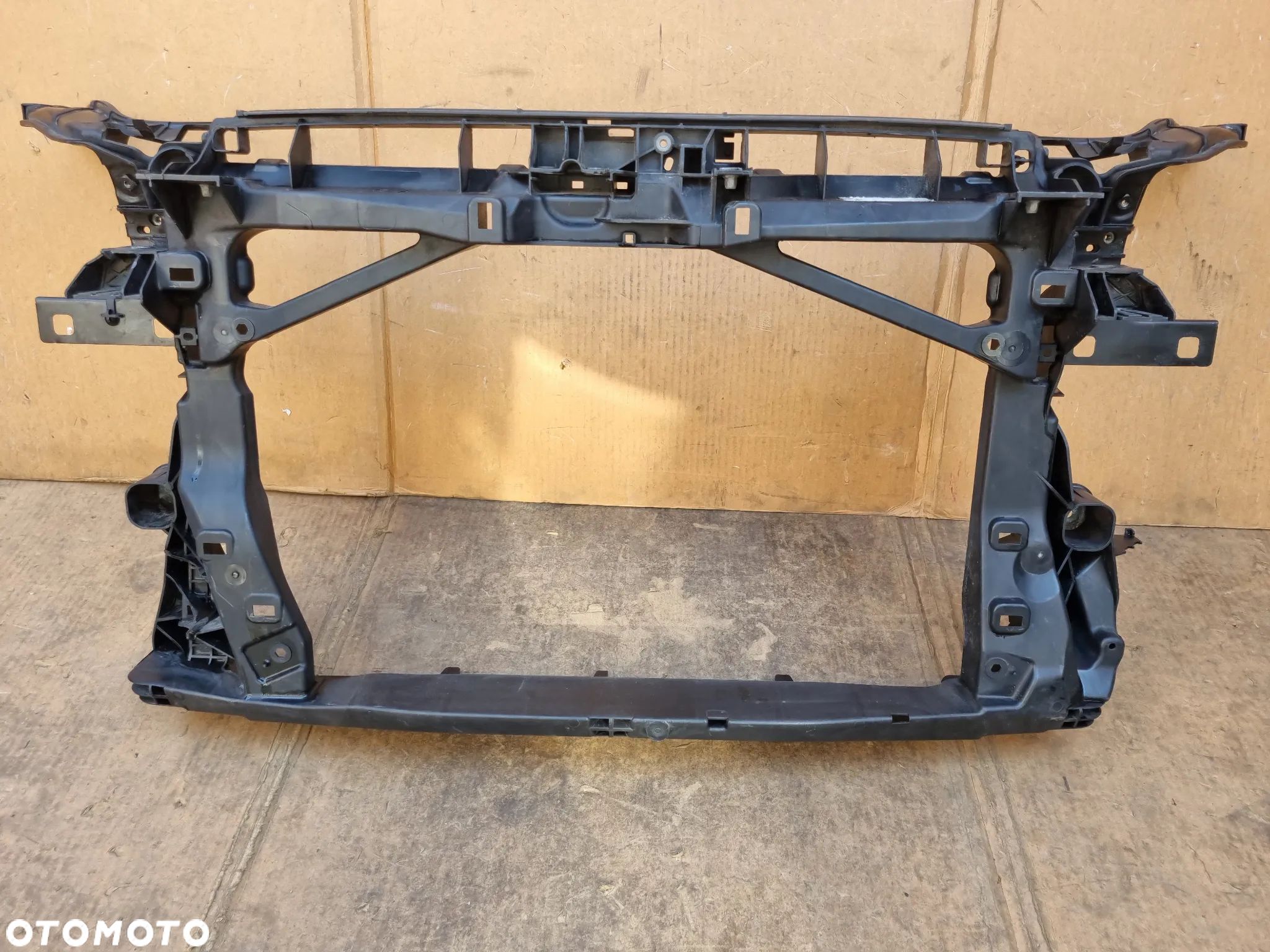 AUDI A3 8V0 PAS PRZEDNI WZMOCNIENIE - 1