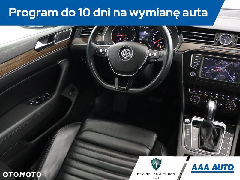 Volkswagen Passat - 9