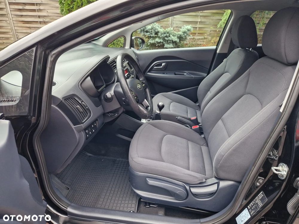 Kia Rio 1.2 Dream-Team Edition - 11