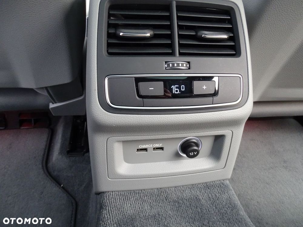 Audi A4 Avant 2.0 TDI DPF clean diesel Ambiente - 35