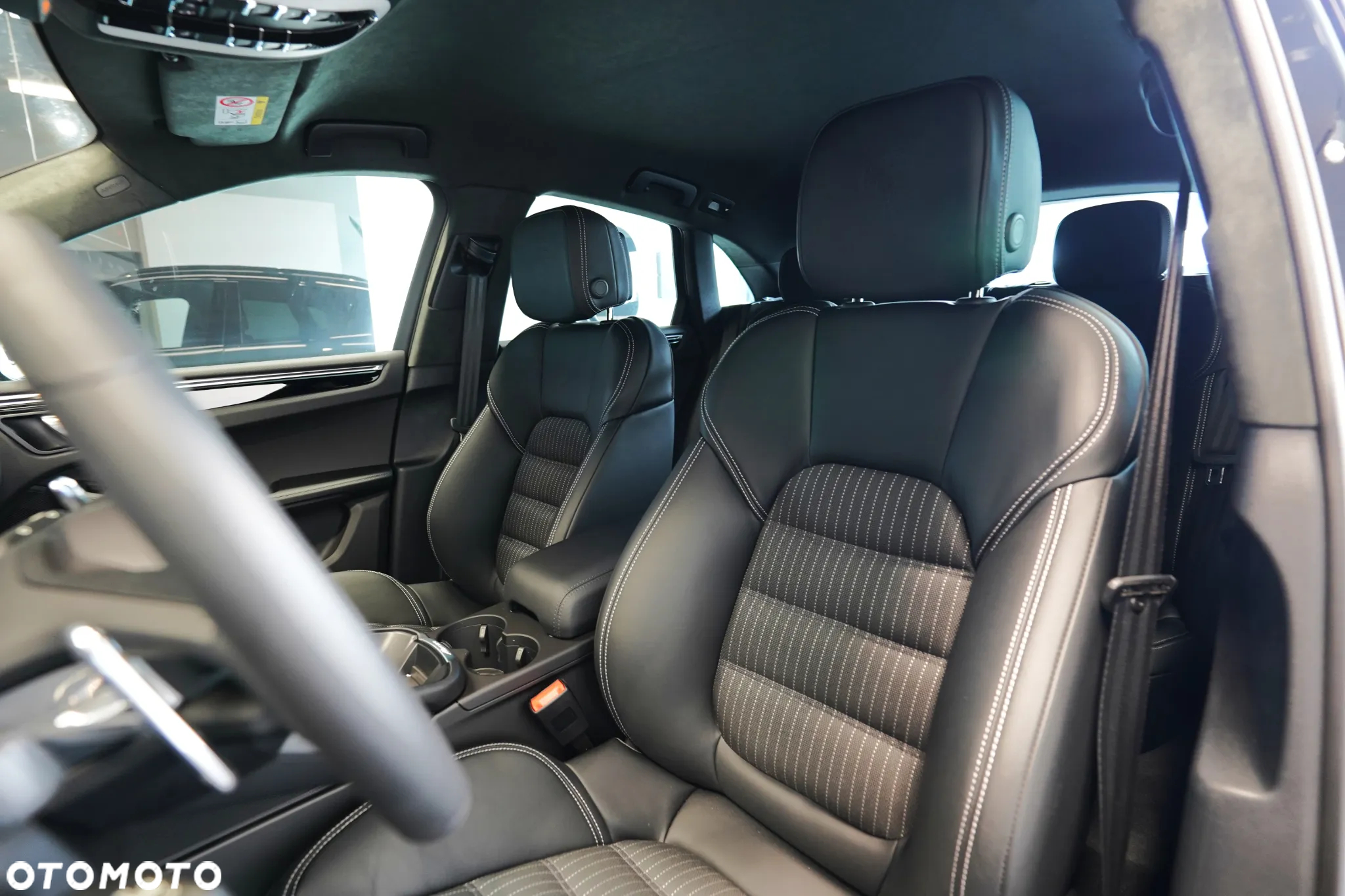 Porsche Macan T - 9