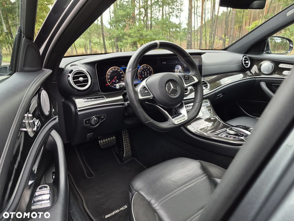 Mercedes-Benz Klasa E - 15