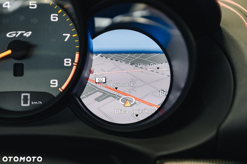 Porsche Cayman GT4 - 24