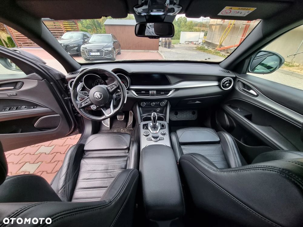 Alfa Romeo Stelvio - 5