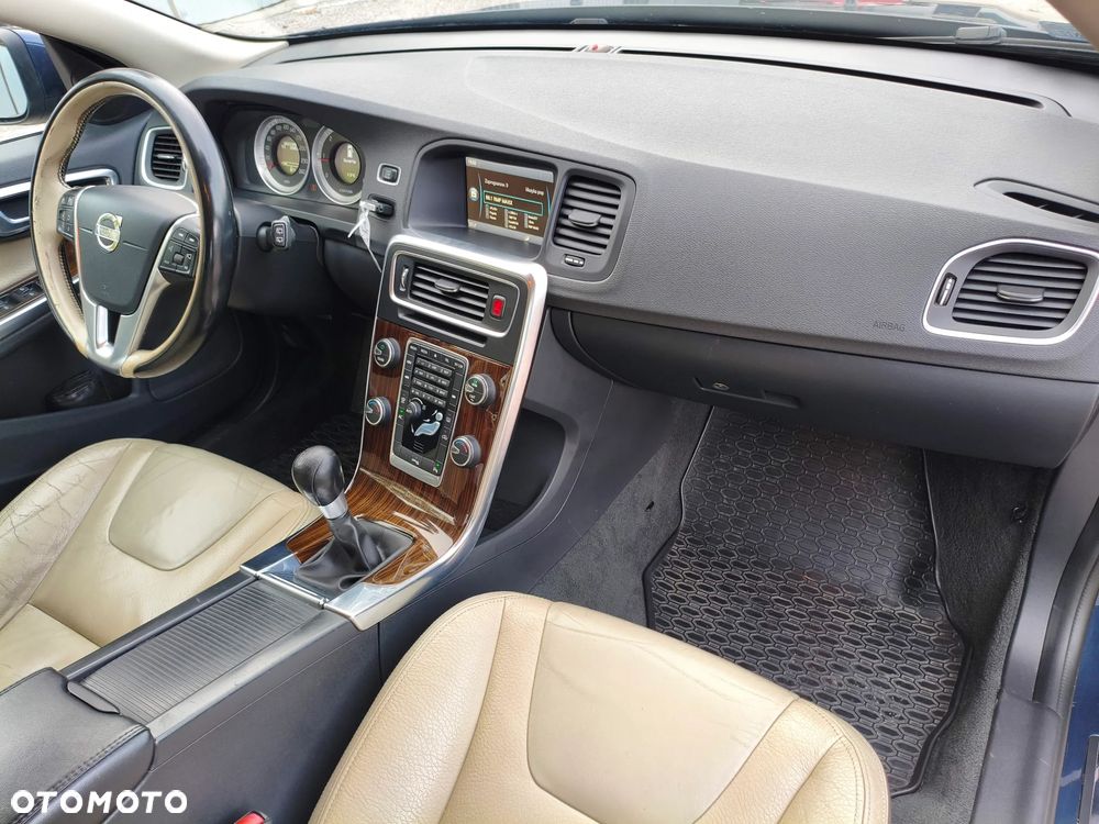 Volvo V60 D3 Summum - 6