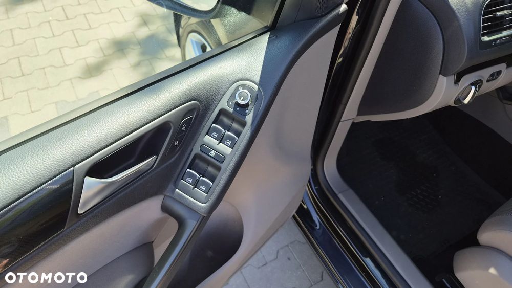 Volkswagen Golf 1.6 Comfortline - 13