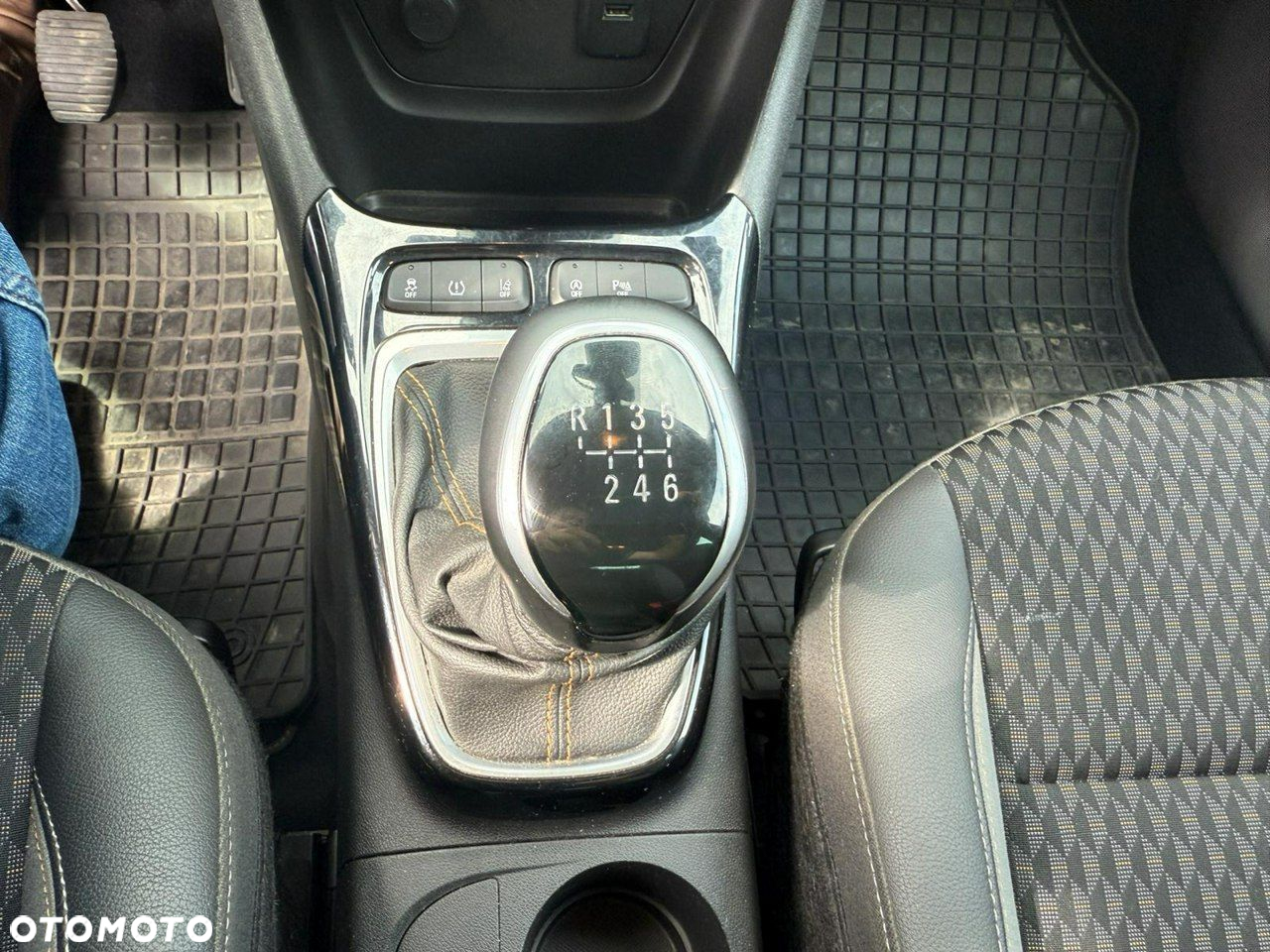 Opel Crossland X - 21