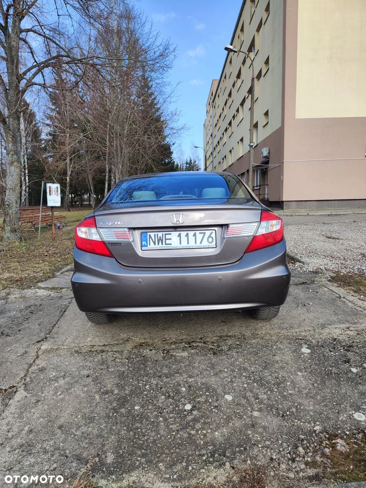 Honda Civic 1.8 Executive EU6 - 4