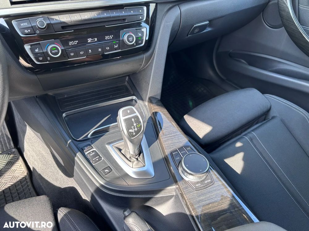BMW Seria 3 330i xDrive Aut. Sport Line - 25