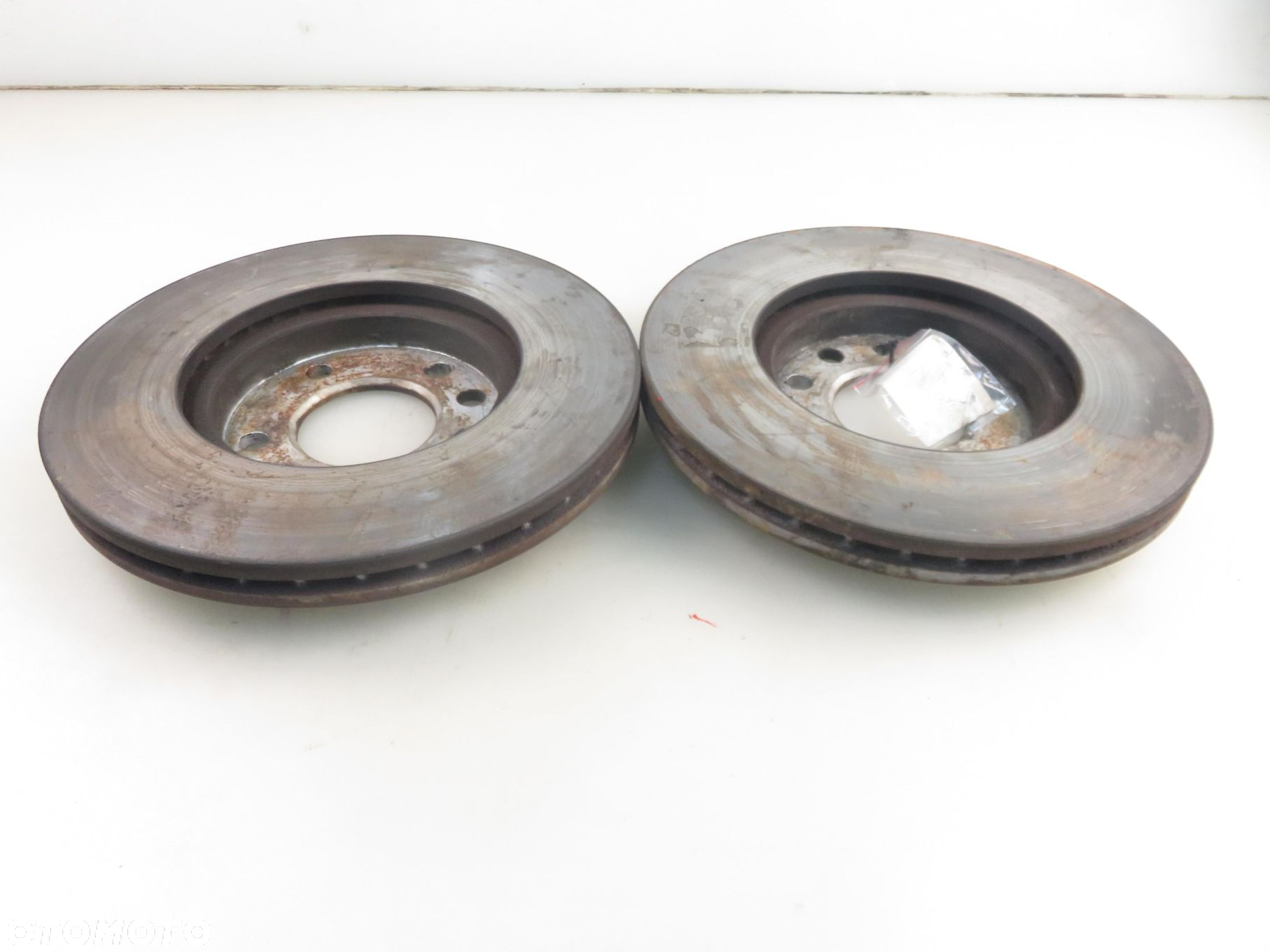 TARCZA HAMULCOWA PRZÓD OPEL ASTRA III H GTC (L08) 1.3 CDTI 90 - Z 13 DTH - 2
