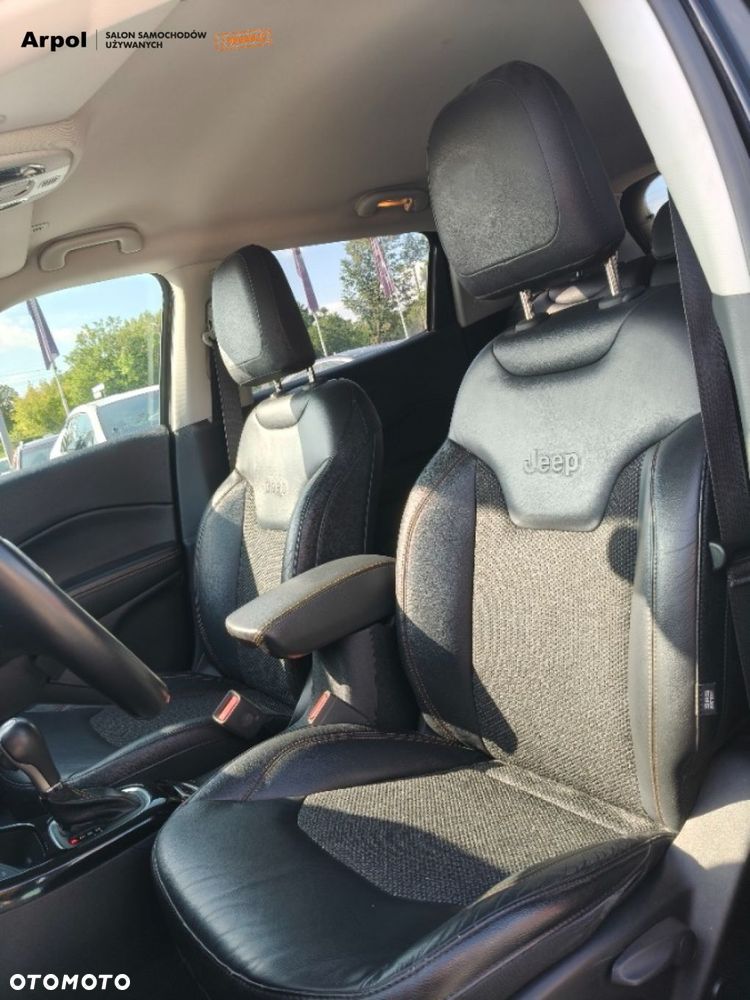 Jeep Compass - 10