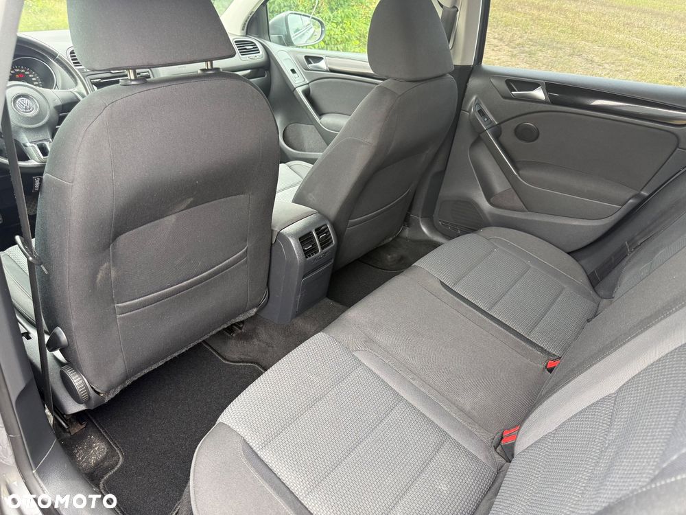 Volkswagen Golf - 6