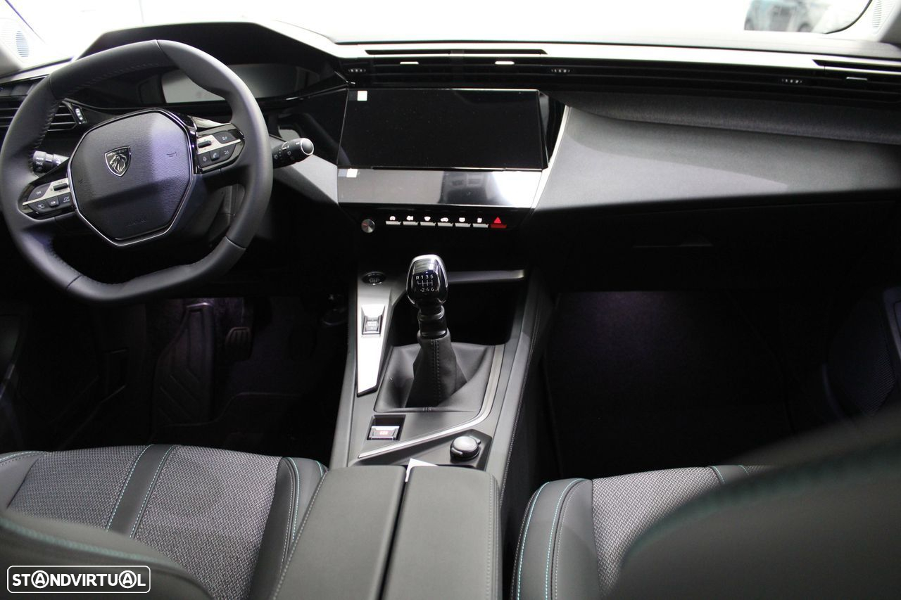 Peugeot 308 1.2 PureTech Allure - 21