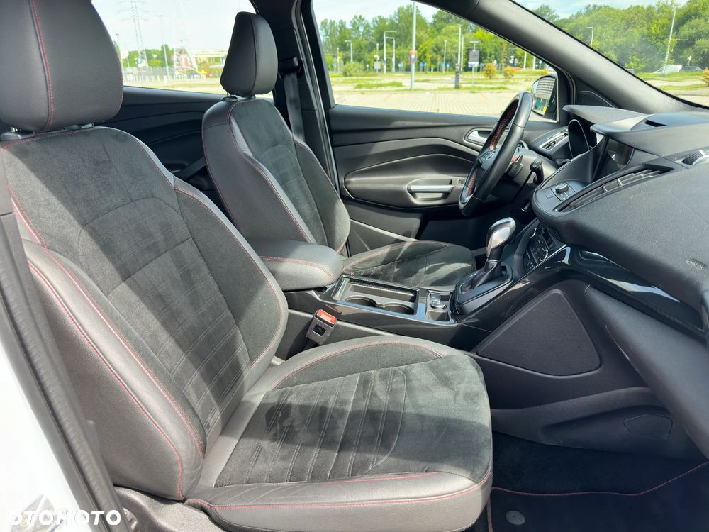 Ford Kuga 2.0 TDCi 4x4 ST-Line - 24