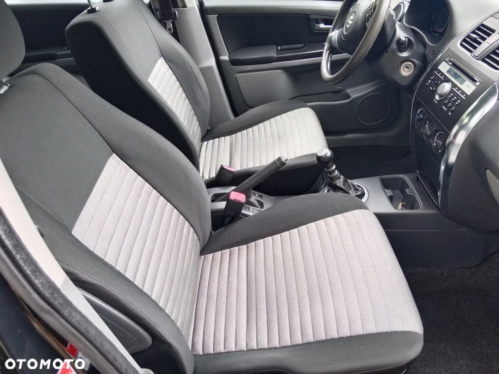 Suzuki SX4 2.0 DDiS 4x2 Style - 11
