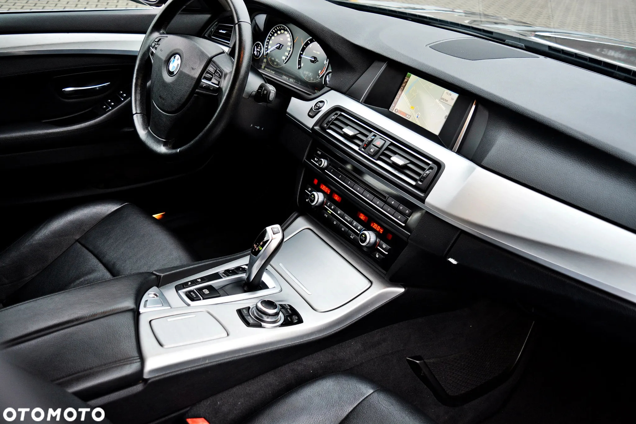 BMW Seria 5 525d xDrive Touring - 22