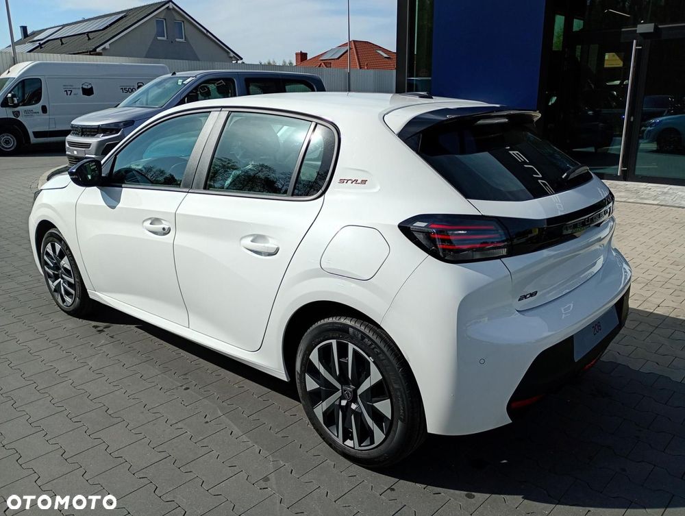 Peugeot 208 - 3