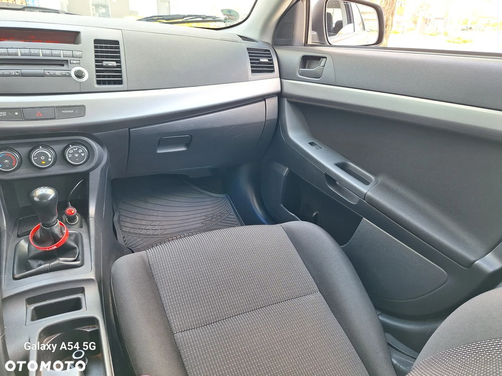 Mitsubishi Lancer 1.5 Inform - 27