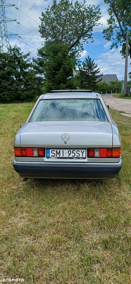 Mercedes-Benz W201 (190) - 2