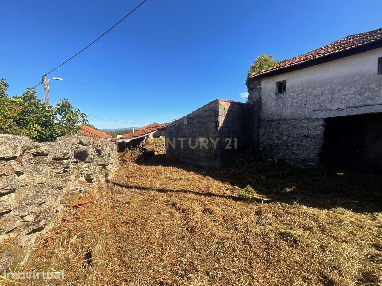 Moradia para restauro em Boivão, Valença - Grande imagem: 3/10