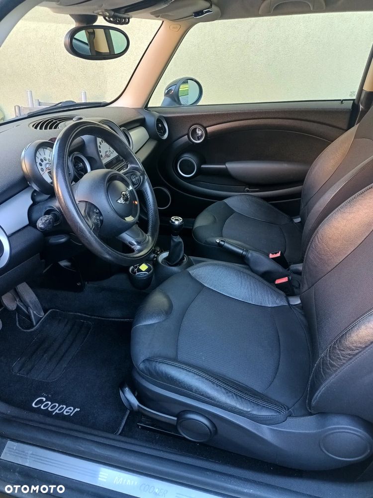 MINI Cooper Standard - 9
