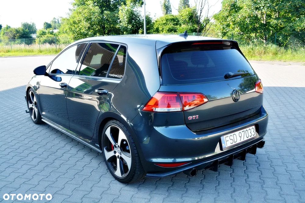 Volkswagen Golf GTI (BlueMotion Technology) Performance - 4
