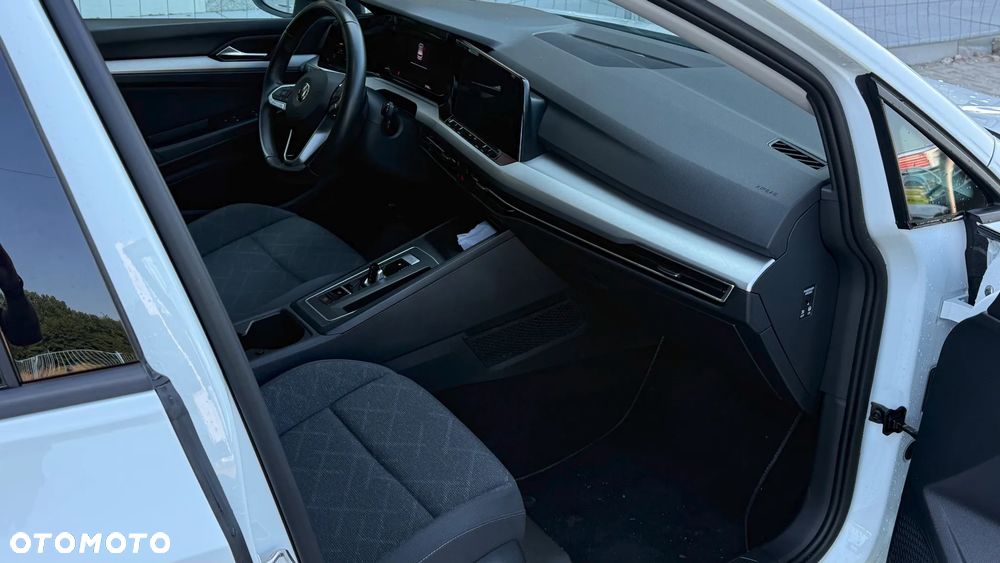 Volkswagen Golf - 8