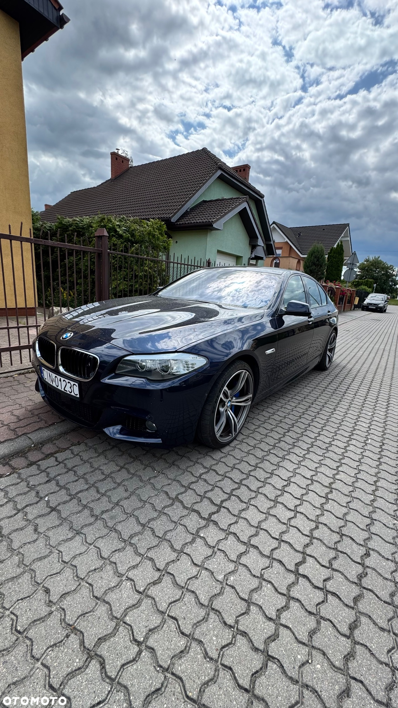 BMW Seria 5 550i - 4