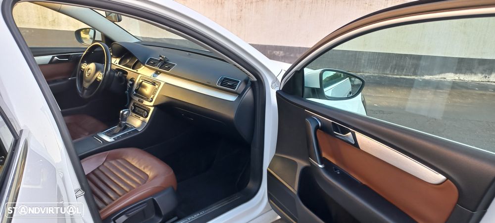 VW Passat Variant 2.0 TDi Highline Navig DSG - 36