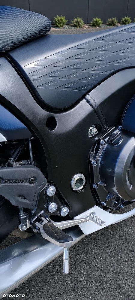 Suzuki GSX-R - 15