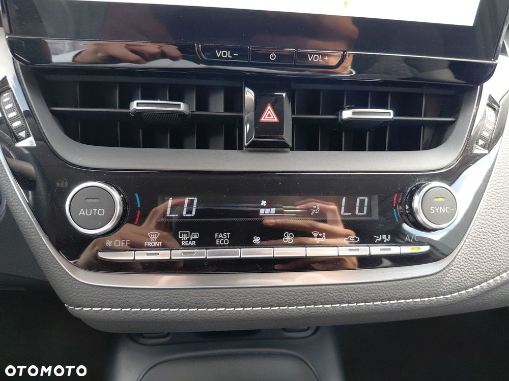 Toyota Corolla 1.8 Hybrid Style - 24