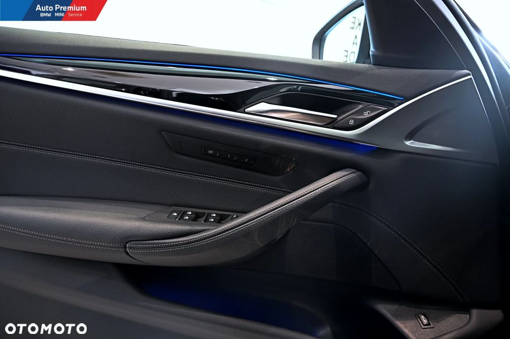 BMW Seria 5 530i - 11