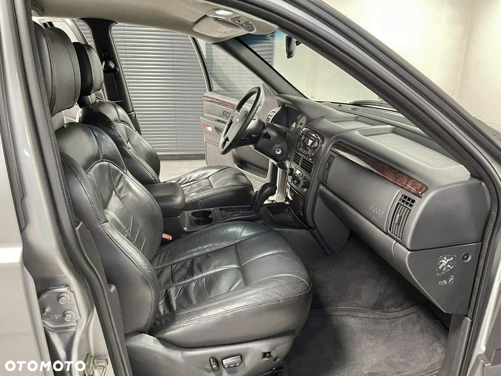 Jeep Grand Cherokee - 33