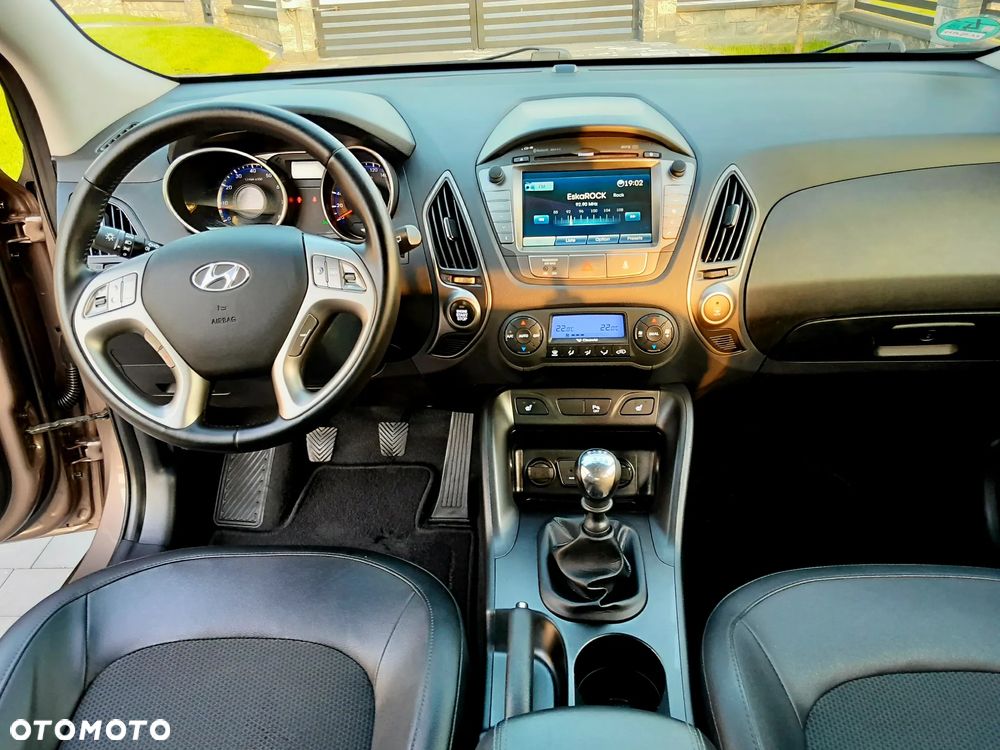 Hyundai ix35 1.6 2WD Fifa World Cup Edition - 32