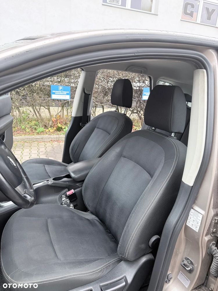 Nissan Qashqai - 12